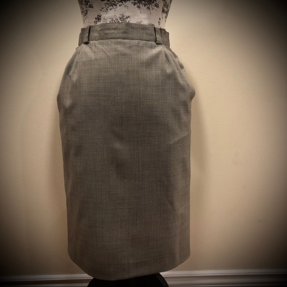 Vintage Escada Blazer & Skirt - mint condition - Picture 2 of 9